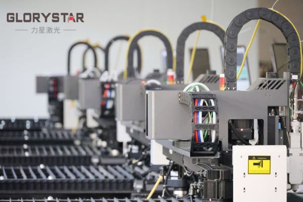 激光切割機(jī)鏡片出現(xiàn)油水怎么辦？看完你就學(xué)會(huì)