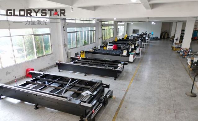 激光切割機(jī)鏡片出現(xiàn)油水怎么辦？看完你就學(xué)會(huì)