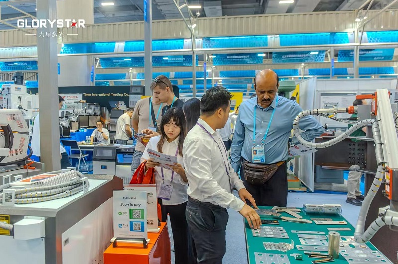 秋季廣交會現(xiàn)場首日流量爆滿！力星激光科技盛宴攬獲海內(nèi)外友人一致好評！