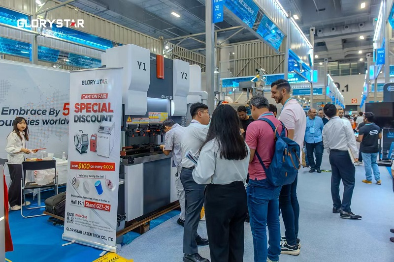 秋季廣交會現(xiàn)場首日流量爆滿！力星激光科技盛宴攬獲海內(nèi)外友人一致好評！