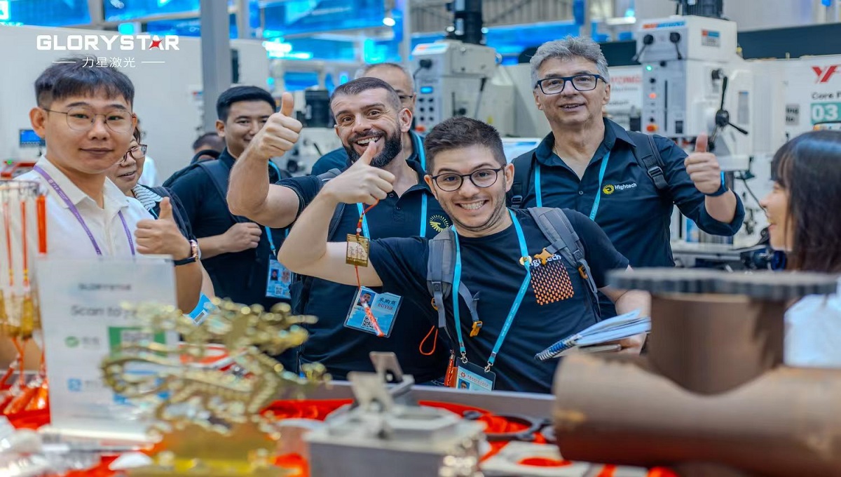 秋季廣交會現(xiàn)場首日流量爆滿！力星激光科技盛宴攬獲海內(nèi)外友人一致好評！